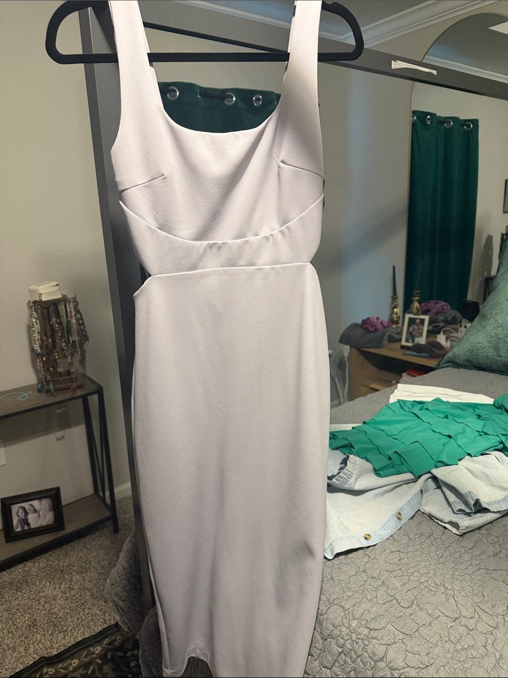 Classic Sleeveless Sheath Dress in Light Lavender